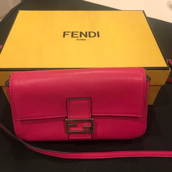 SOLD —- FENDI Micro Baguette bag - Picture 2 of 8